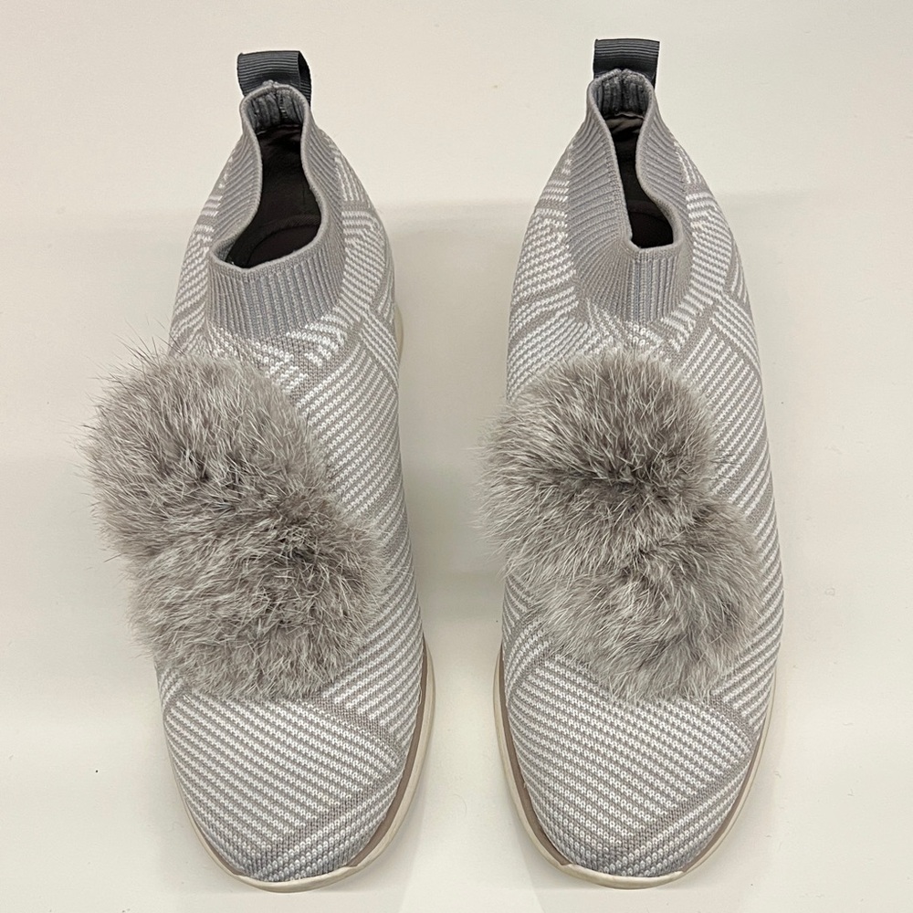 Louise et Cie Gray Knit Slip-On Sneakers with Fur Pom